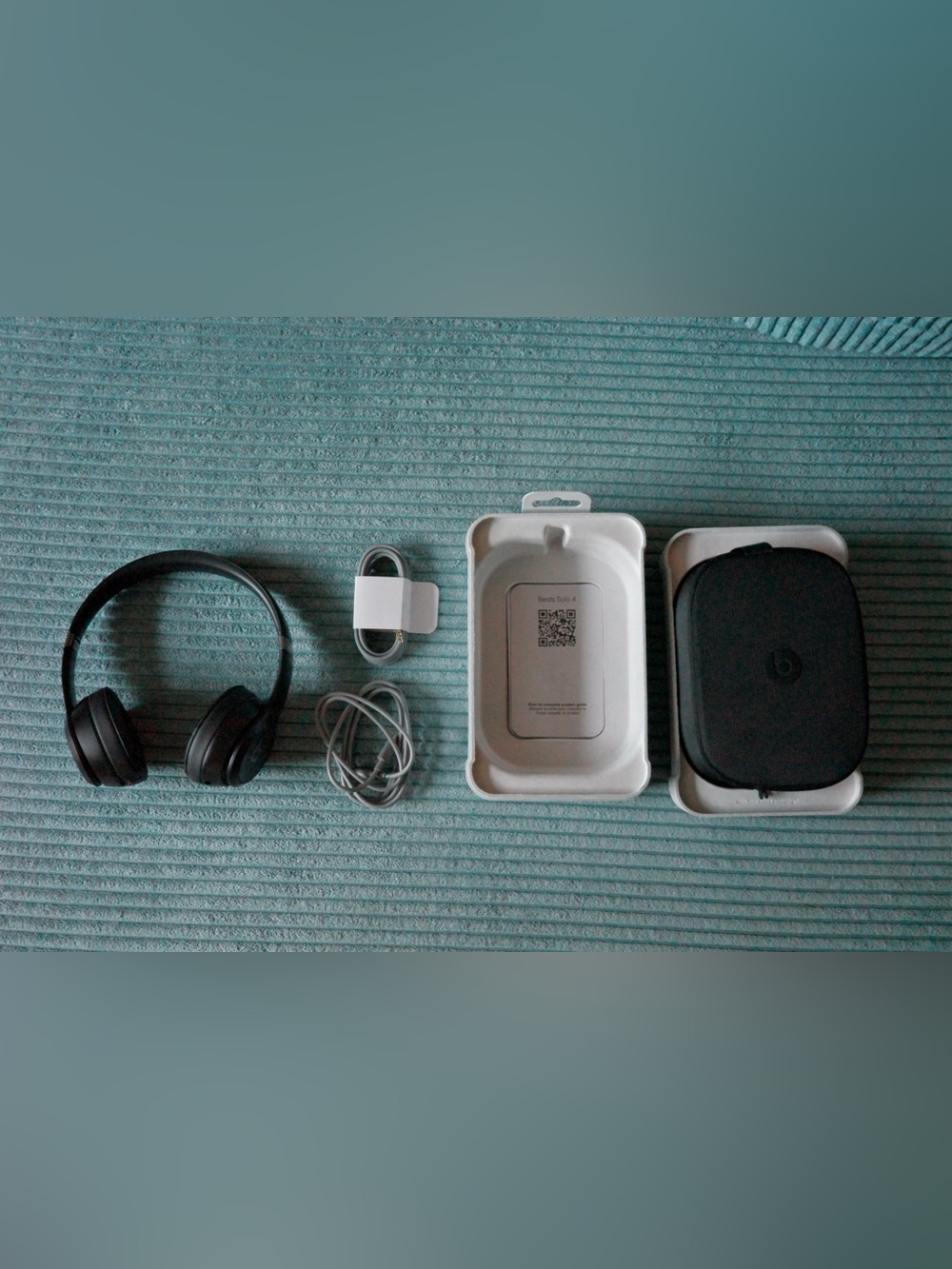 Beats Solo 4 - Black